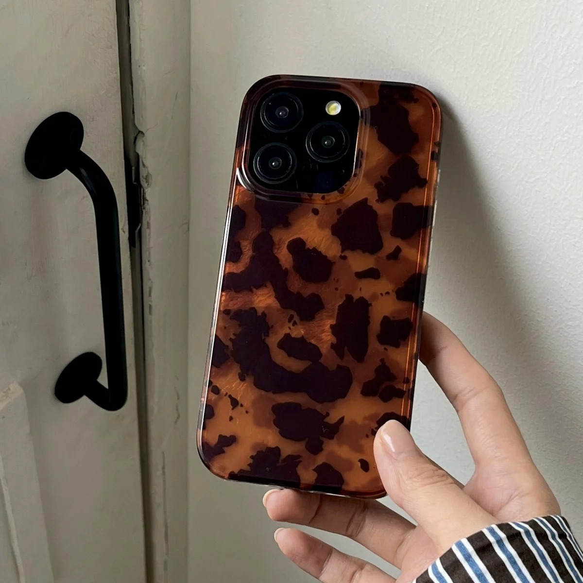 غطاء هاتف بتصميم كهرماني عتيق  - مراجعة Phone Cases Protective وسعره