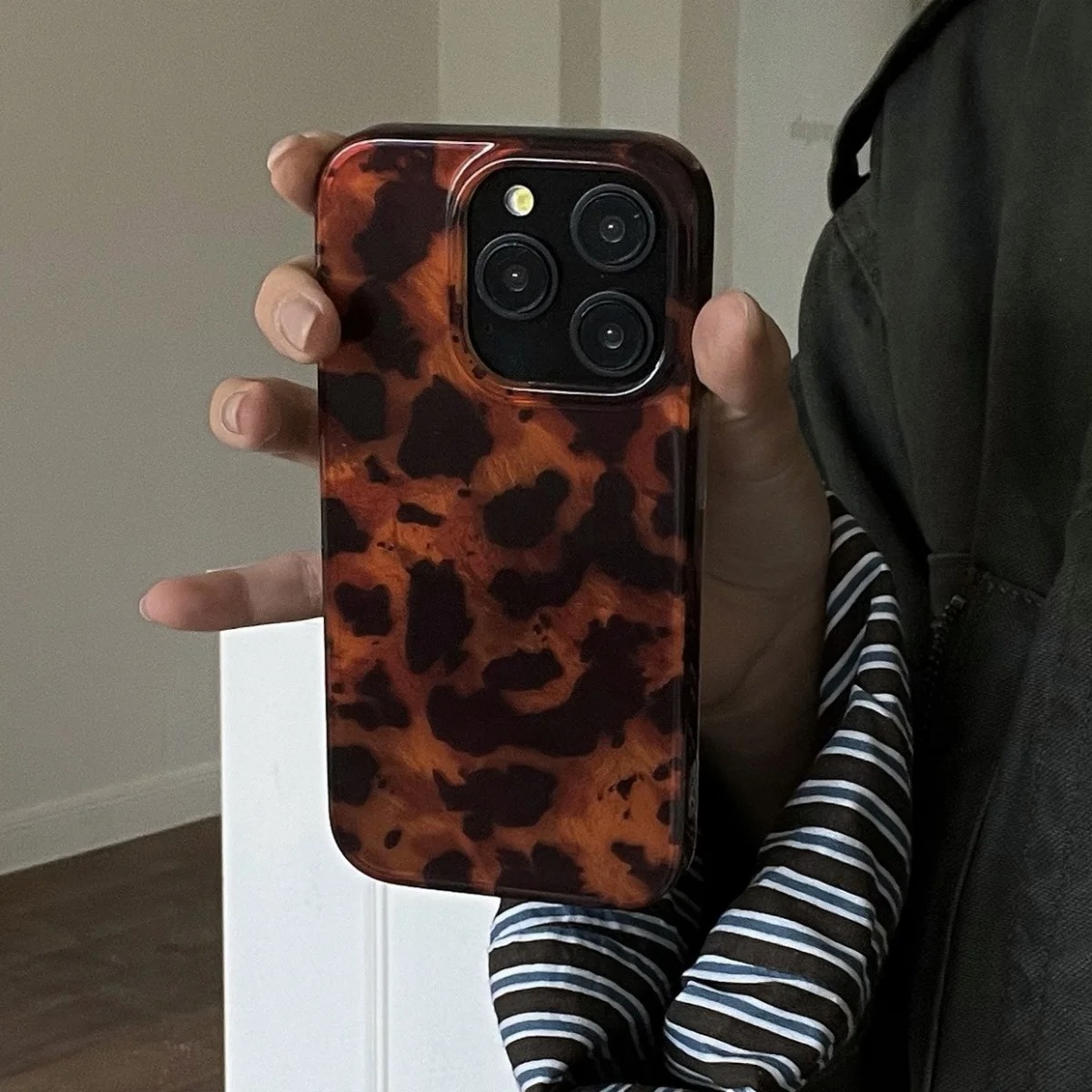 غطاء هاتف بتصميم كهرماني عتيق  - مراجعة Phone Cases Protective وسعره